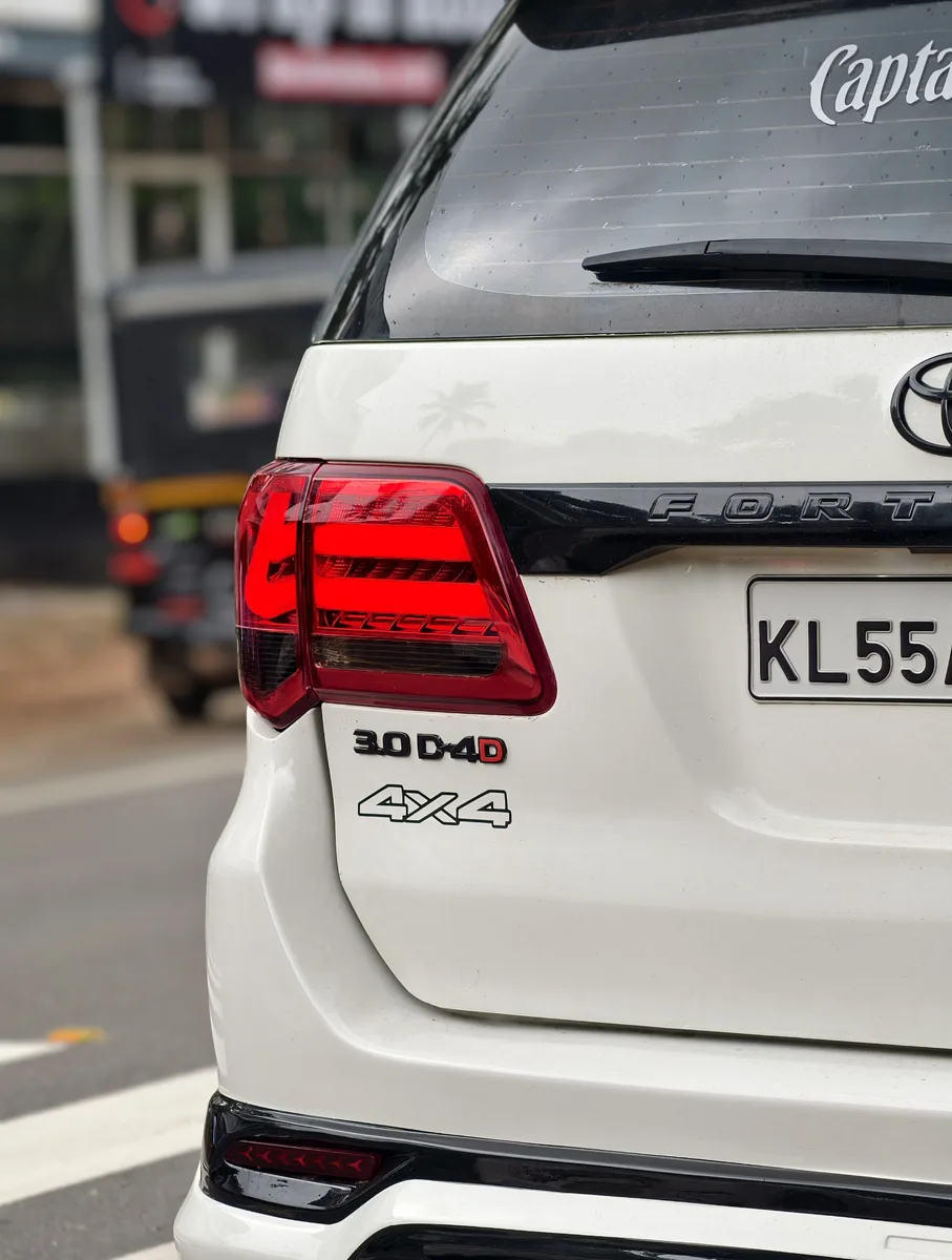 2021 Toyota Fortuner 4x2 AT